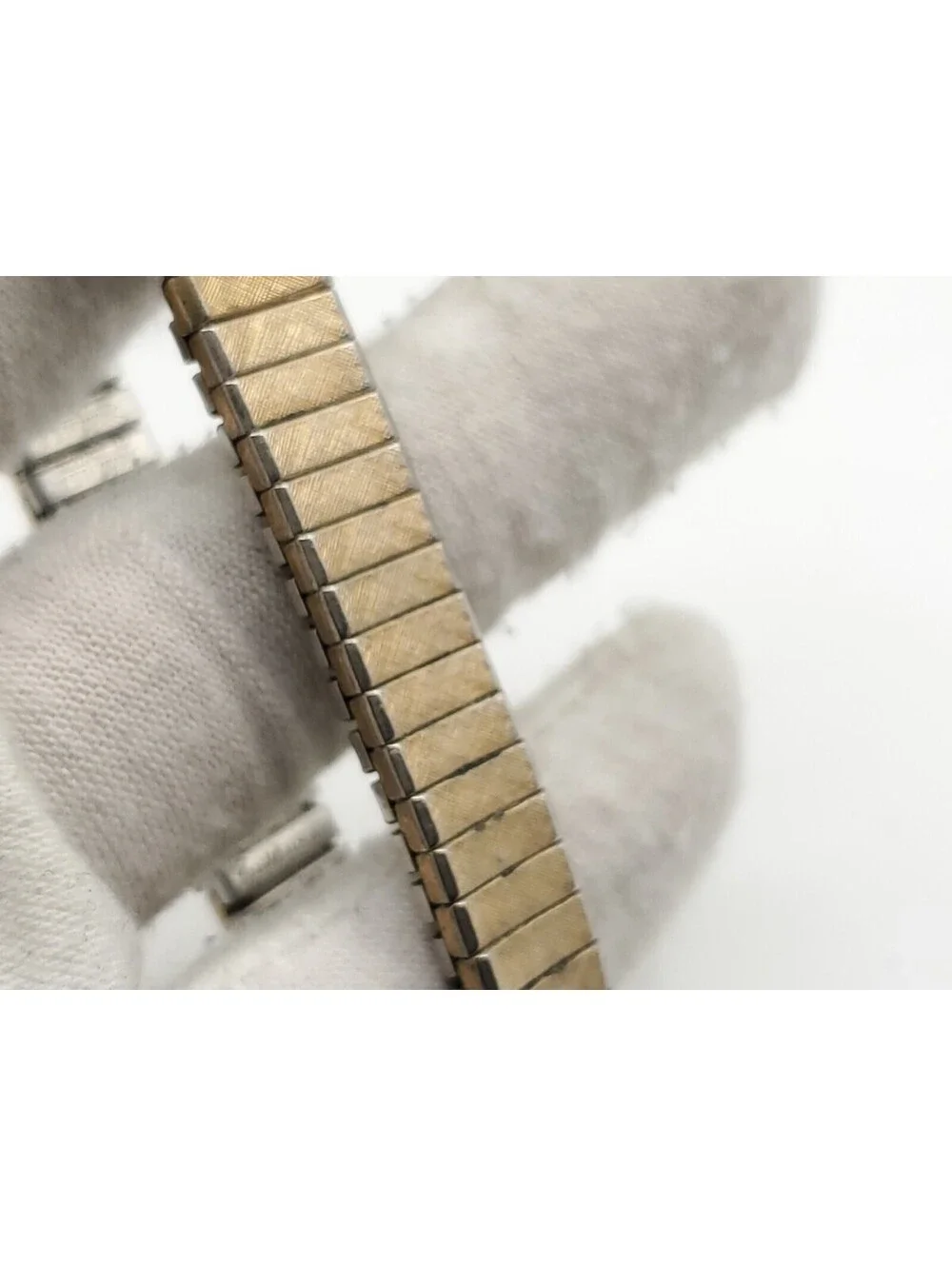 Vintage Seiko 1100-5549 Mechanical Watch Women Gold Tone Expandable Band 16mm